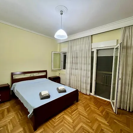 Stylish Modern Maisonette Szaloniki