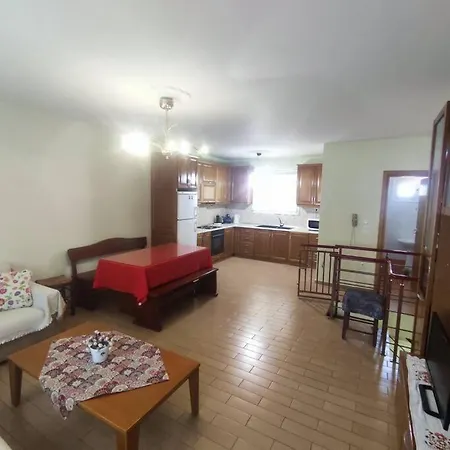 Stylish Modern Maisonette *