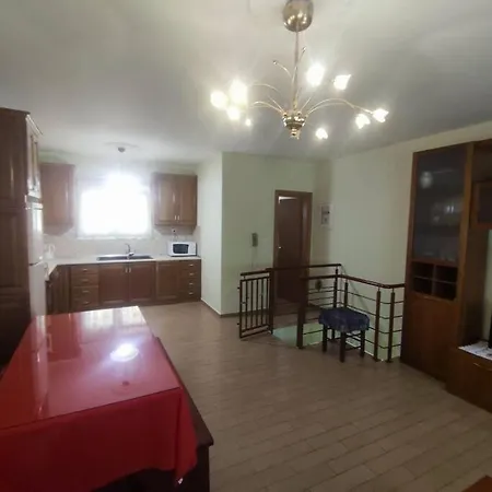 Stylish Modern Maisonette Apartamento Tesalónica