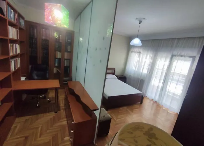 דירה Stylish Modern Maisonette *