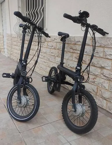 Stylish Modern Maisonette דירה