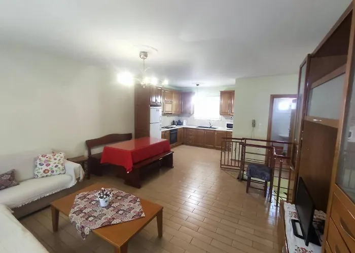 Stylish Modern Maisonette *